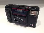 YASHICA T AF Carl Zeiss Tessar 3.5/35 T* 35mm Camera —retail box, case, and strap