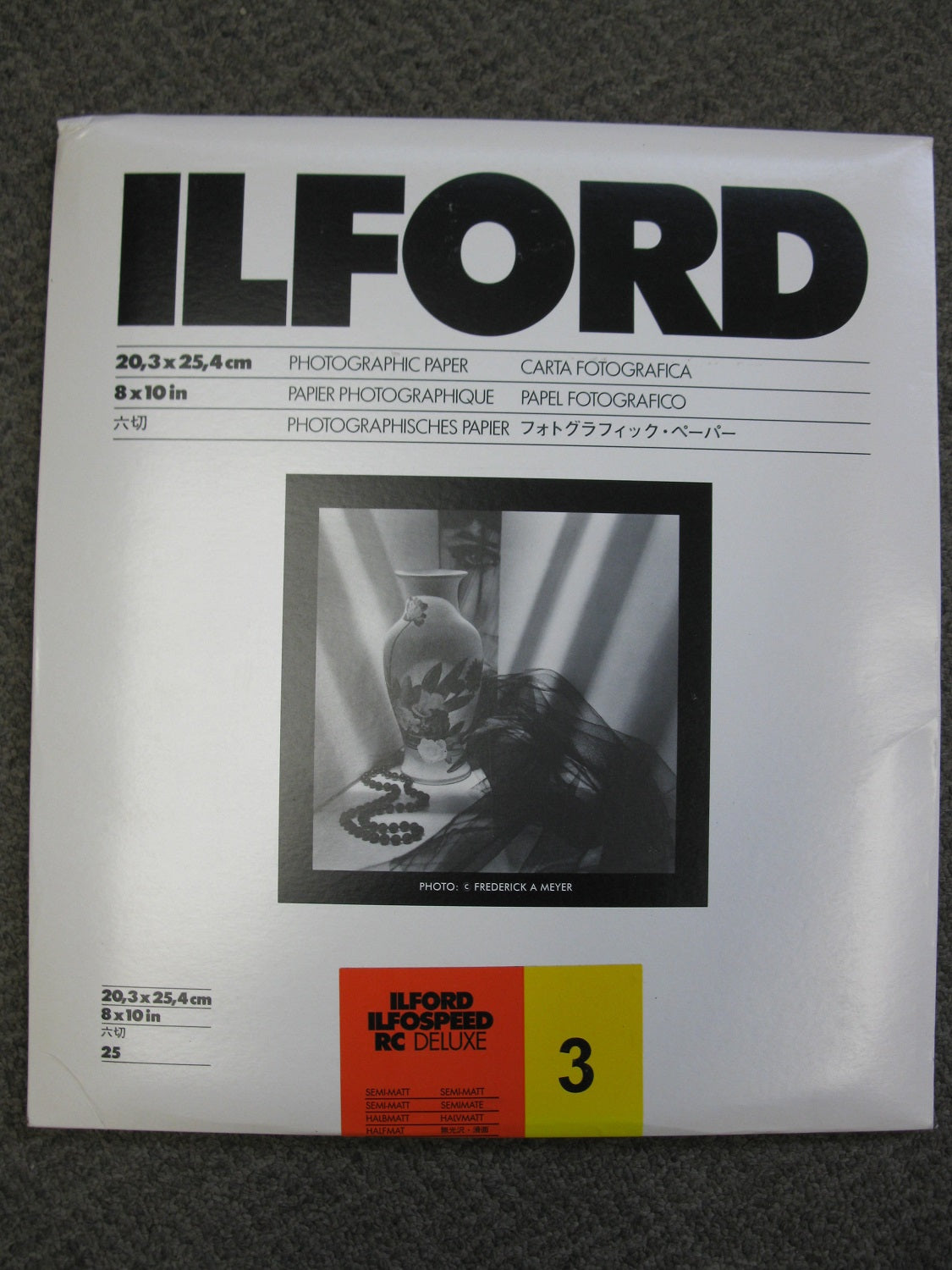 Ilford ILFOSPEED RC Deluxe Paper Semi-Matte Grade 3, 8" x 10", 25 Sheets
