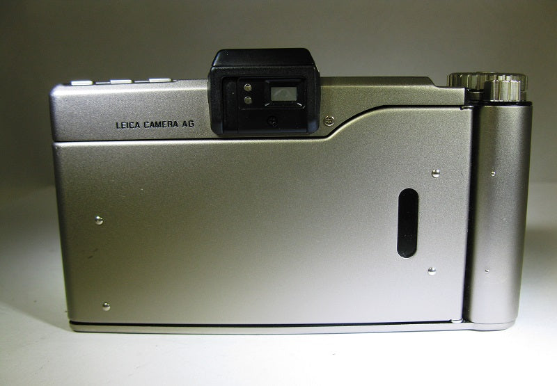 Leica Minilux Zoom 35mm Camera with Leica Vario-Elmar 35-70mm zoom lens f/3.5-6.5  —USED