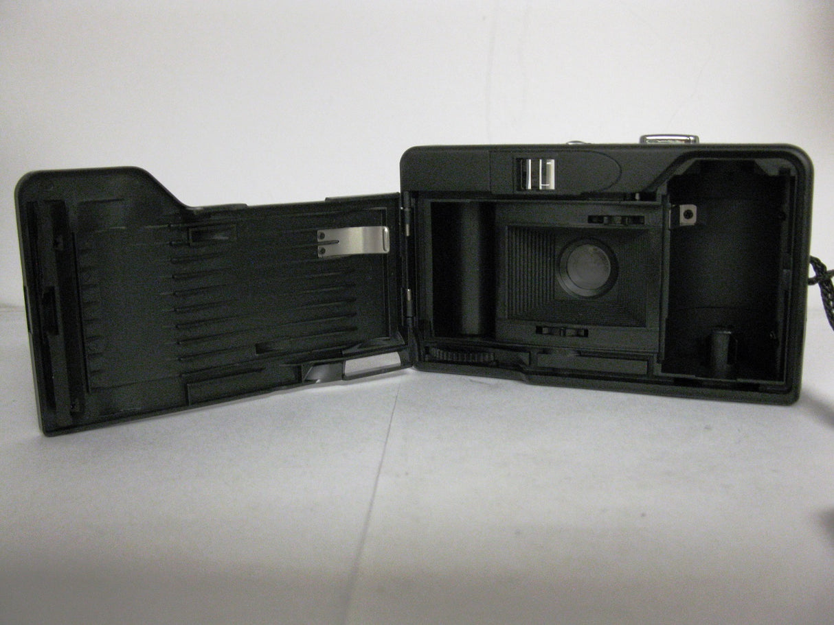 Vivitar 35mm Film Camera —Wide & Slim— with 22mm Wide Angle Lens
